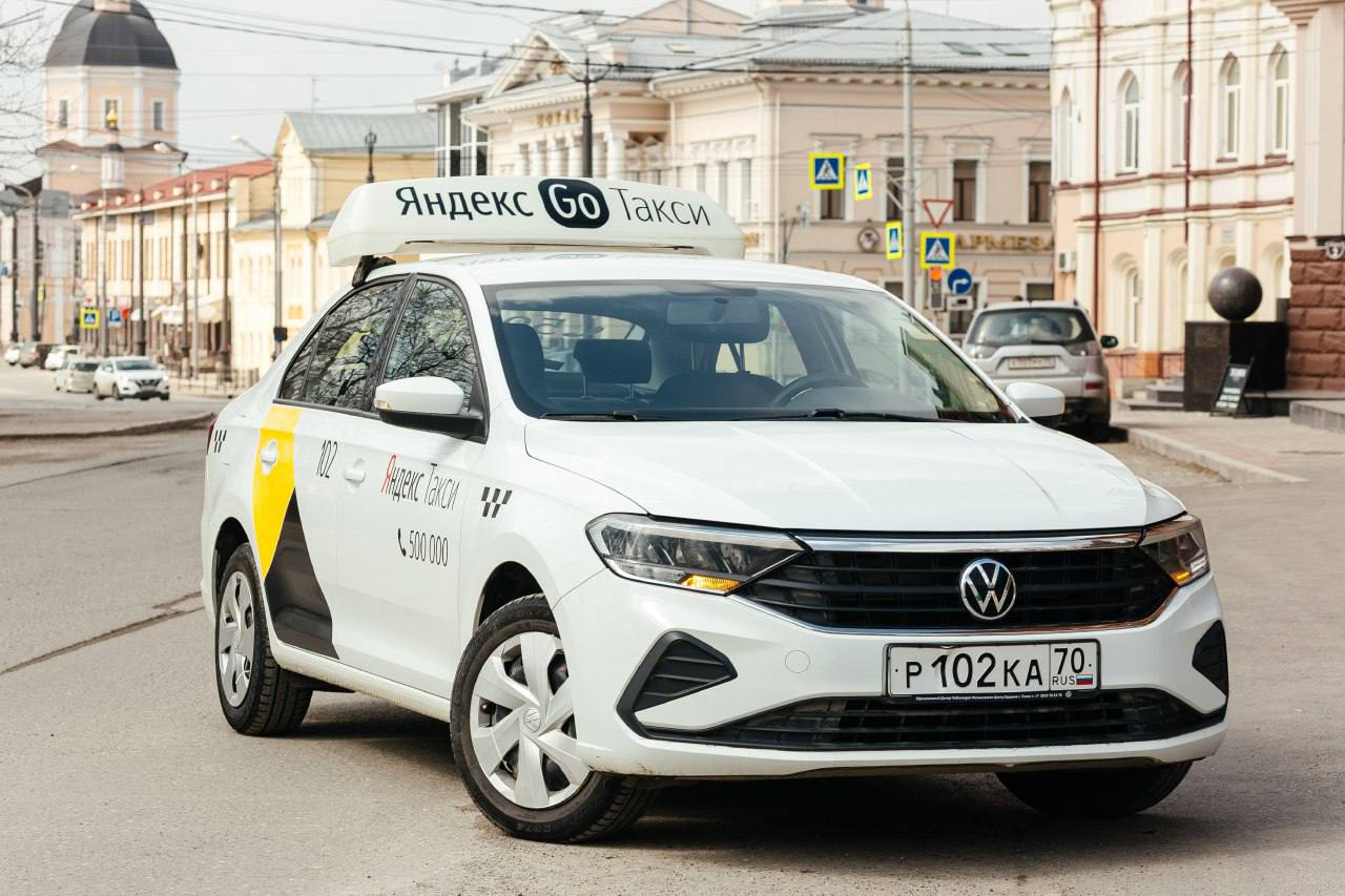 Номера такси в томске. Такси Томск. Ё такси Санкт-Петербург. Е63 в такси.