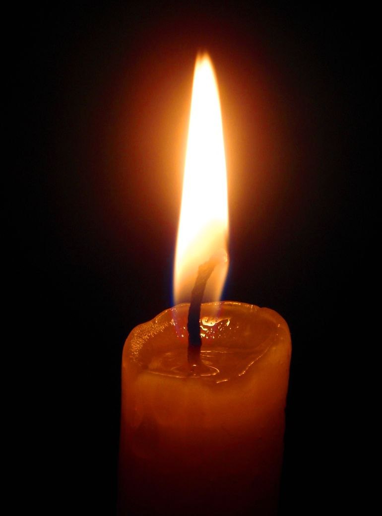 Смотреть свеча горела на столе свеча горела