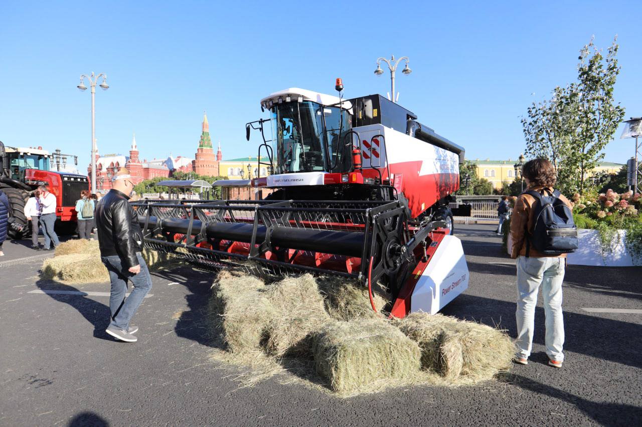 ͏Большая экспозиция &laquo;Москва &ndash; Донбасс&raquo; в центре столицы в День города &ndash; это не просто удачный момент, чтобы напомнить о культуре, жизни и героизме людей в тех краях, но ещё и напоминание