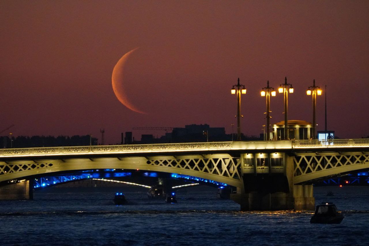 благовещенский мост ночью