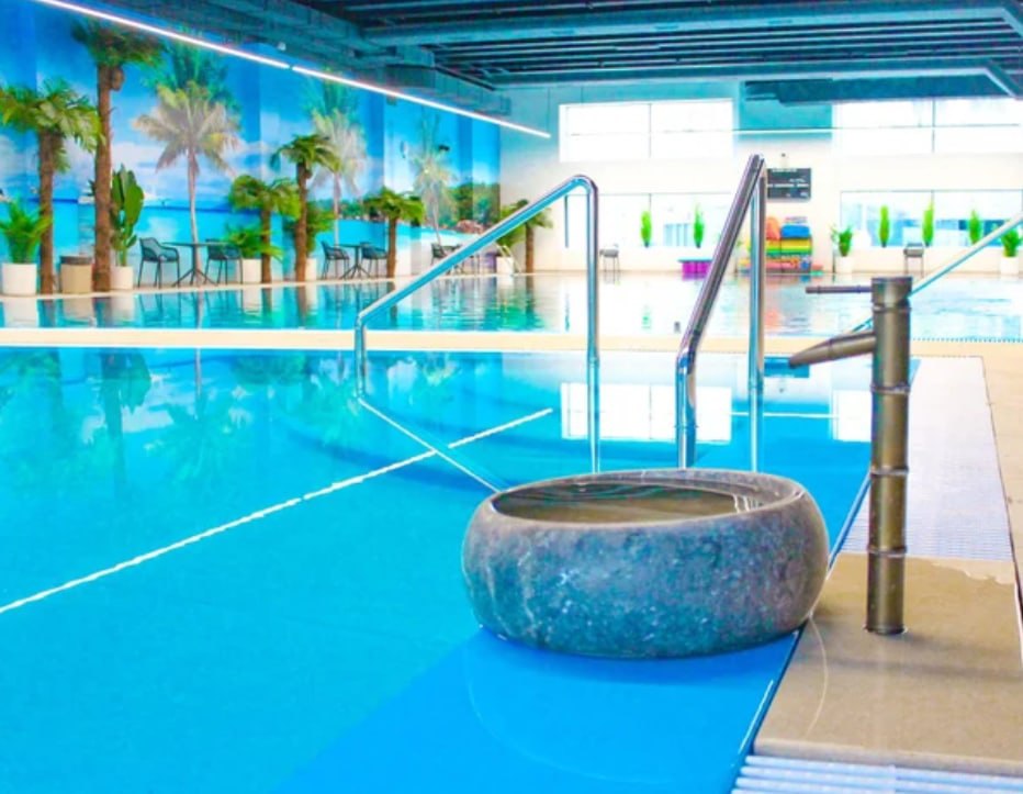 Бассейный комплекс мытищи. Бассейный комплекс мытищи. Мореон термы бассейн. Открытый бассейн в мытищах мираклаб. Термы и фитнес мытищи.