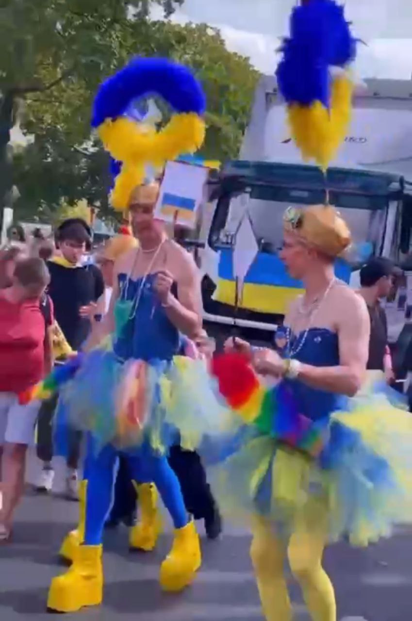 когда прошел гей парад на украине фото 12